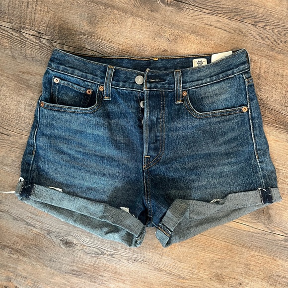 levis denim jean short. High rise - Picture 2 of 5